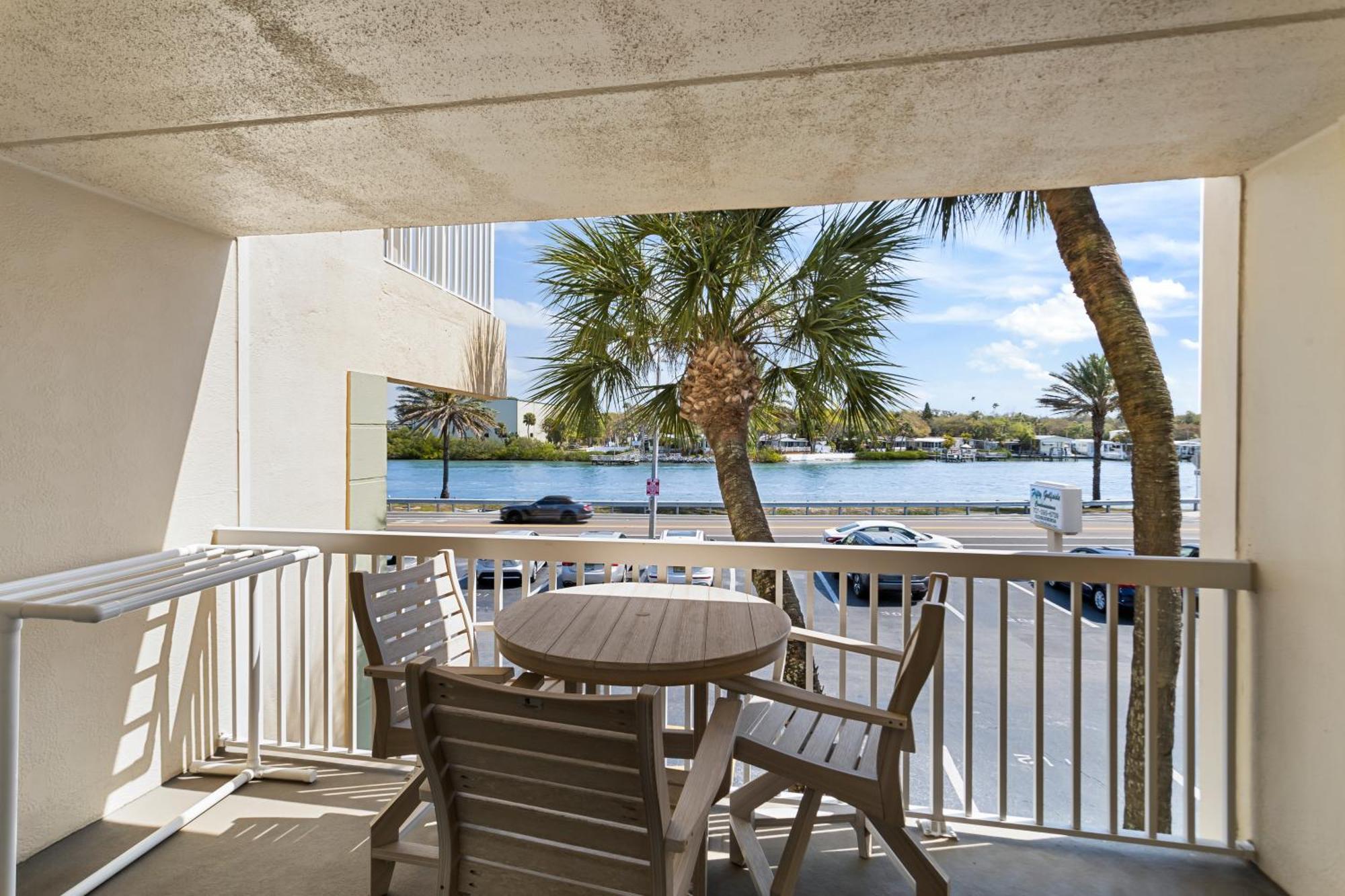 Fifty Gulfside Condominiums Clearwater Beach Exterior foto
